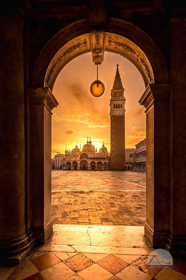 Markusplatz in Venedig bei Sonnenaufgang